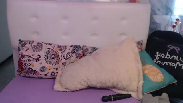 Nicolelewllss webcam