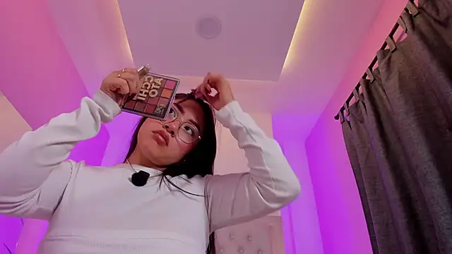 nicolle_pierce webcam