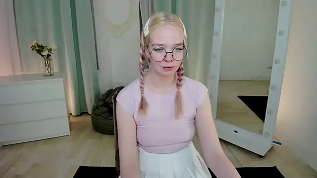 bellamontgomery - BellaMontgomery's free webcam