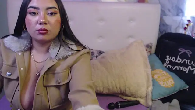 nicolelewllss - Nicolelewllss's free webcam