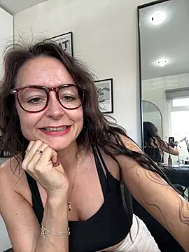 skarletthorne - Skarletthorne's free webcam