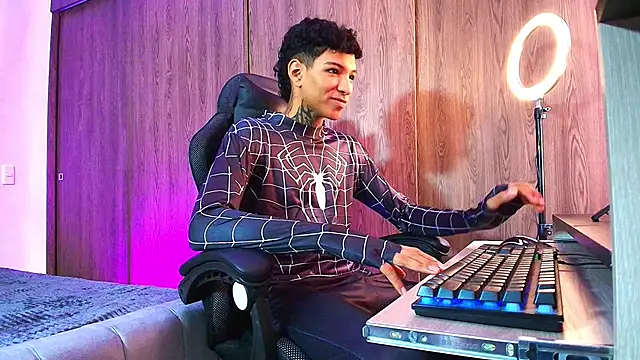 im_usuga - Im_Usuga's free webcam - UK Sex Cams