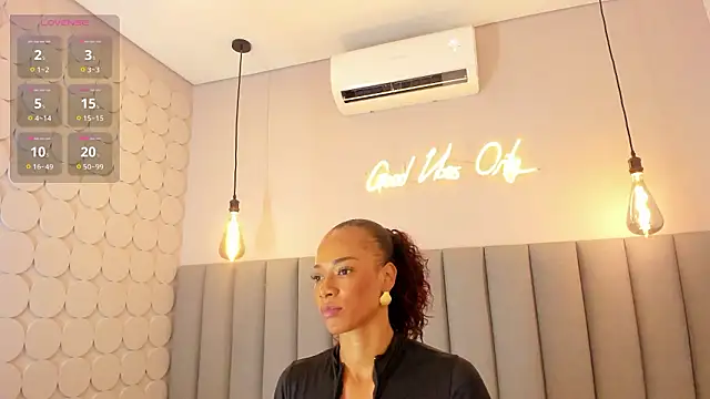 sashamonroe__ webcam