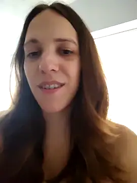 Webcam Model (lauflor)  is live.Free join now!