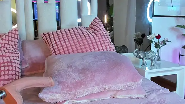 Cloee_Rainbow1 webcam