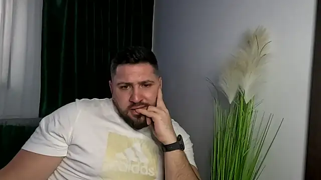 Gold_Alpha_Boy webcam