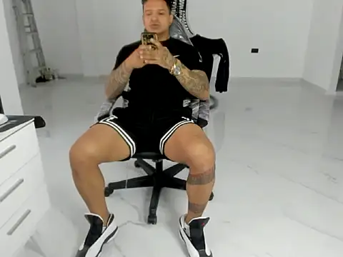 master_leather webcam