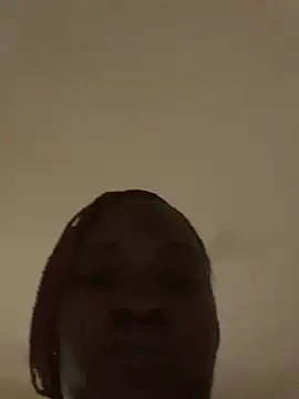 sweet18creamybigpussy webcam