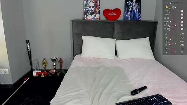 MuscleXXXBarbie webcam