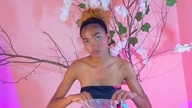 Charlotte_Love10 webcam