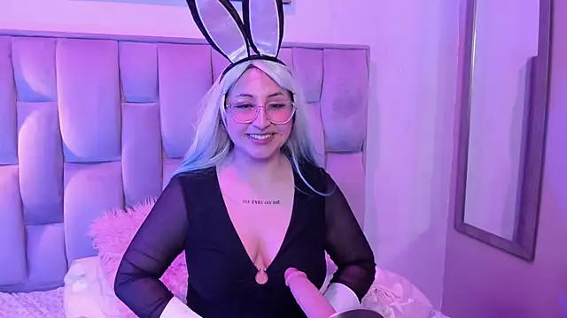 Maddie-LesYoux webcam