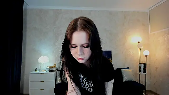 VioletHarme webcam