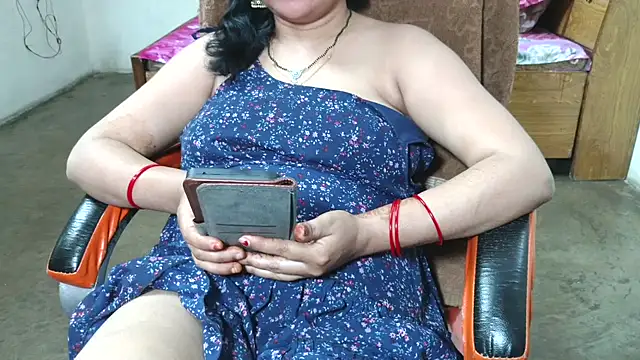 cute_mahi22 (F milf) - full nude dance in public