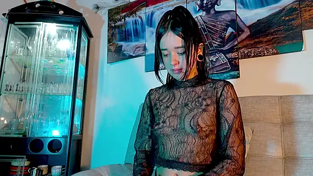 ariana-white- webcam