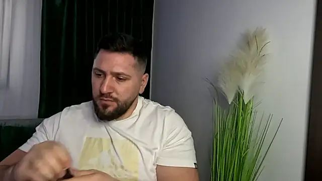 Gold_Alpha_Boy webcam