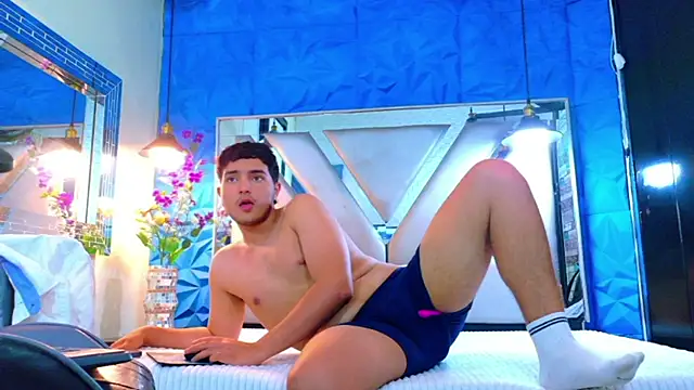 Oliver_Jamees webcam