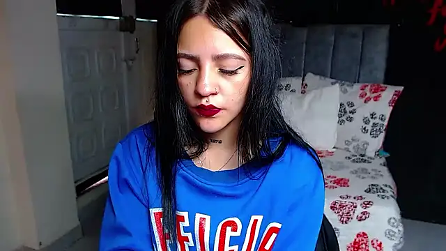 Violettasquirt webcam