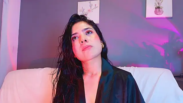 adara_johnson__ webcam