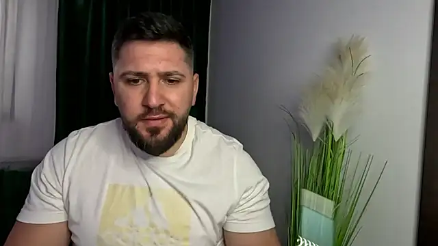 Gold_Alpha_Boy webcam