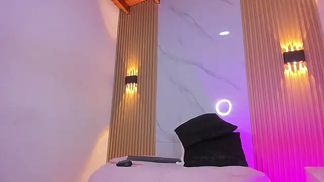 Miss_ElektraNova webcam