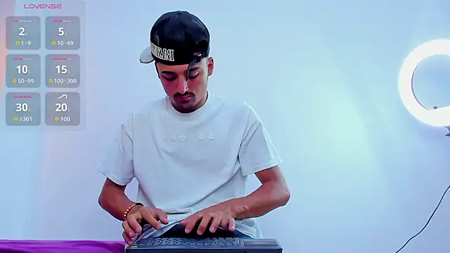 Hadrian_Torres webcam