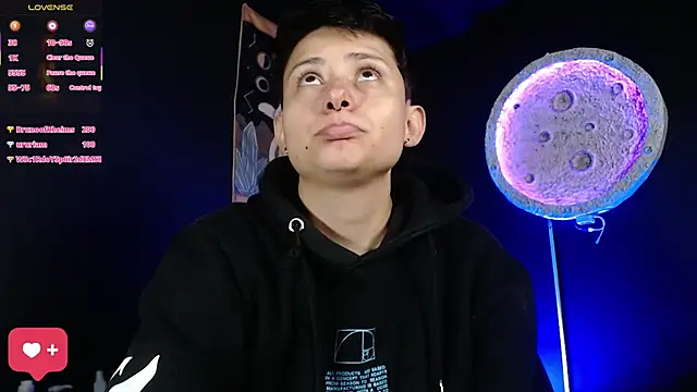 girl_intense444 webcam