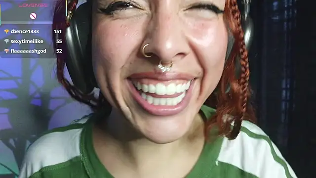 bri_von_dhara__ webcam