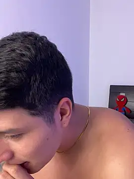 Goldenknight33 webcam