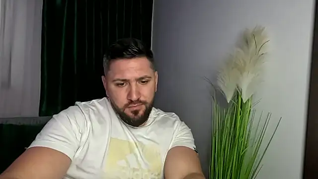 Gold_Alpha_Boy webcam