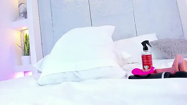 AlassiaHocthner webcam