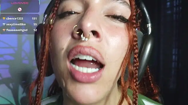 bri_von_dhara__ webcam