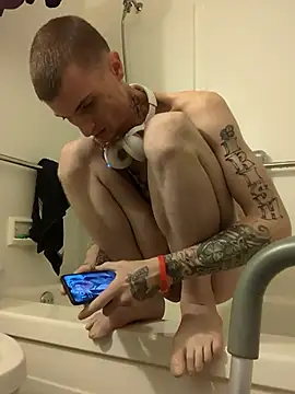 jizzyglizzy92 webcam