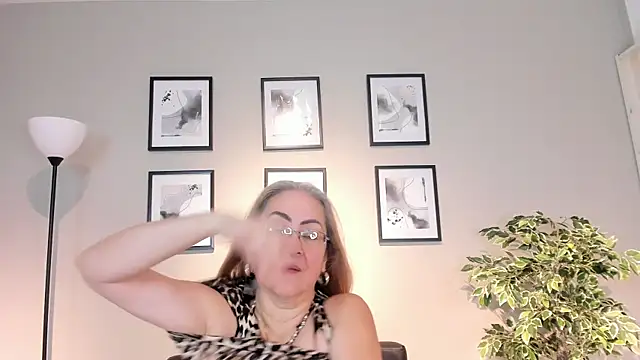 Victoria_Firee webcam