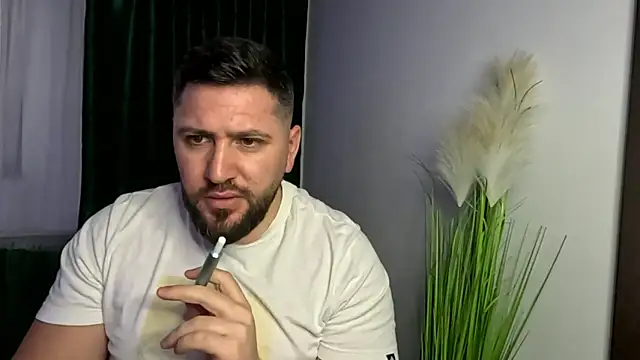 Gold_Alpha_Boy webcam