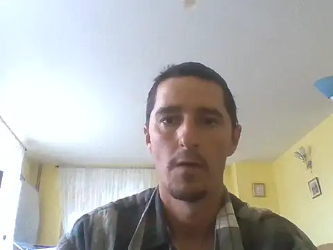 hugecock4u1990 webcam