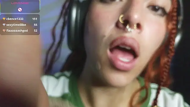 bri_von_dhara__ webcam