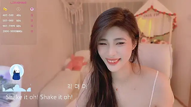 美女Vaidurya-Yolo在线直播