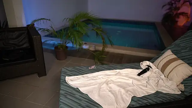 SashaHoneyVice live sex cam