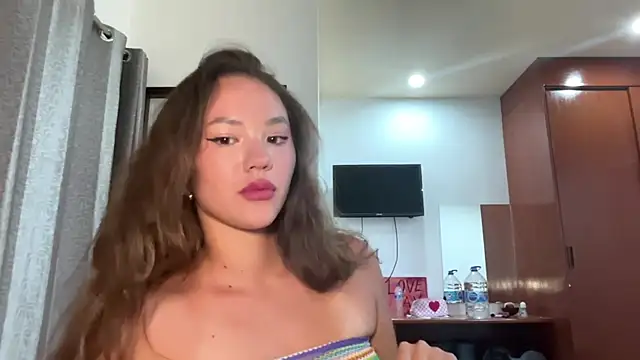 kamila_18_french webcam