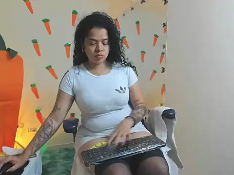 alexa-cooper- webcam