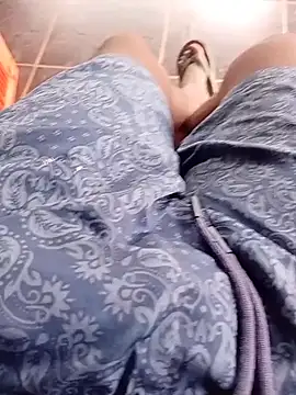 younggblackkCOCK19 webcam