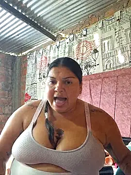 juli_powl (F milf) - Good morning, warm me up daddy