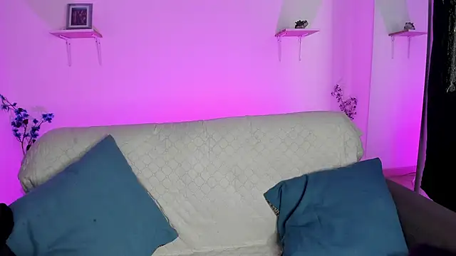 jaulyn_18 (F teen) - rub nipples+ blow job