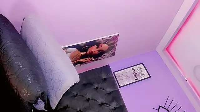 IssabellaIzzy webcam