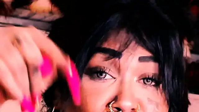 indian_dreamgirl webcam