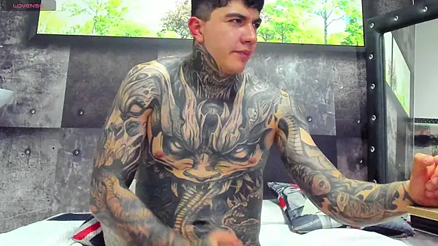 Gury_tattoo webcam