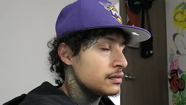 trieone - Trieone's free webcam - UK Sex Cams