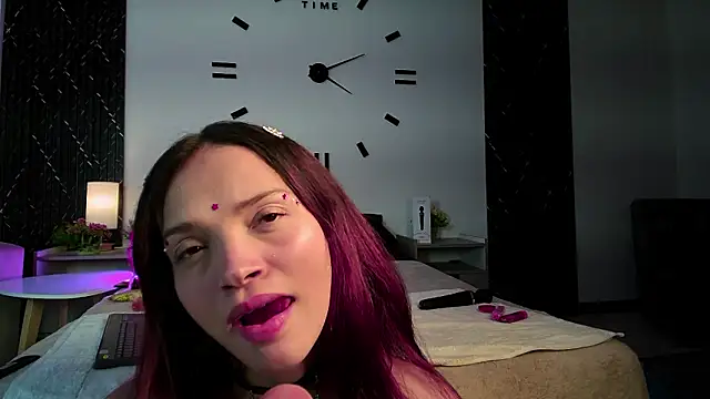 aurora_petitee webcam