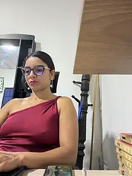 Webcam Model (violeta365) is live