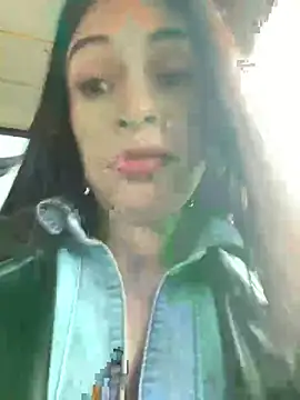 Astrid-- live sex cam